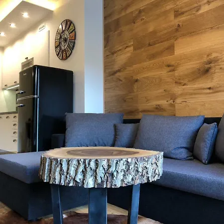 Jestrab C.15 Apartment *
